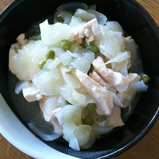 新玉ねぎとえんどう豆と鶏むね肉のダシダ煮